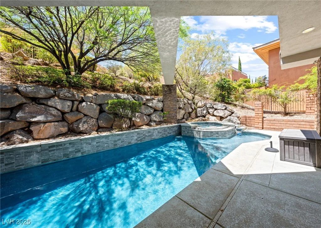 29 Soaring Bird, Las Vegas, NV 89135
