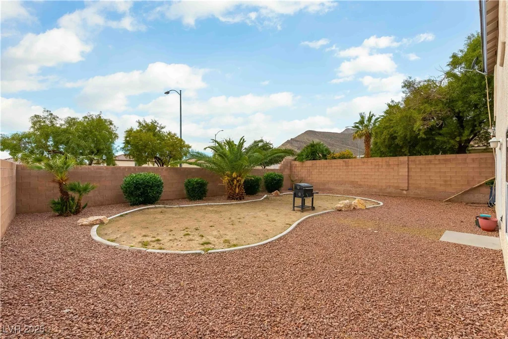 10429 Vinson Point, Las Vegas, NV 89129