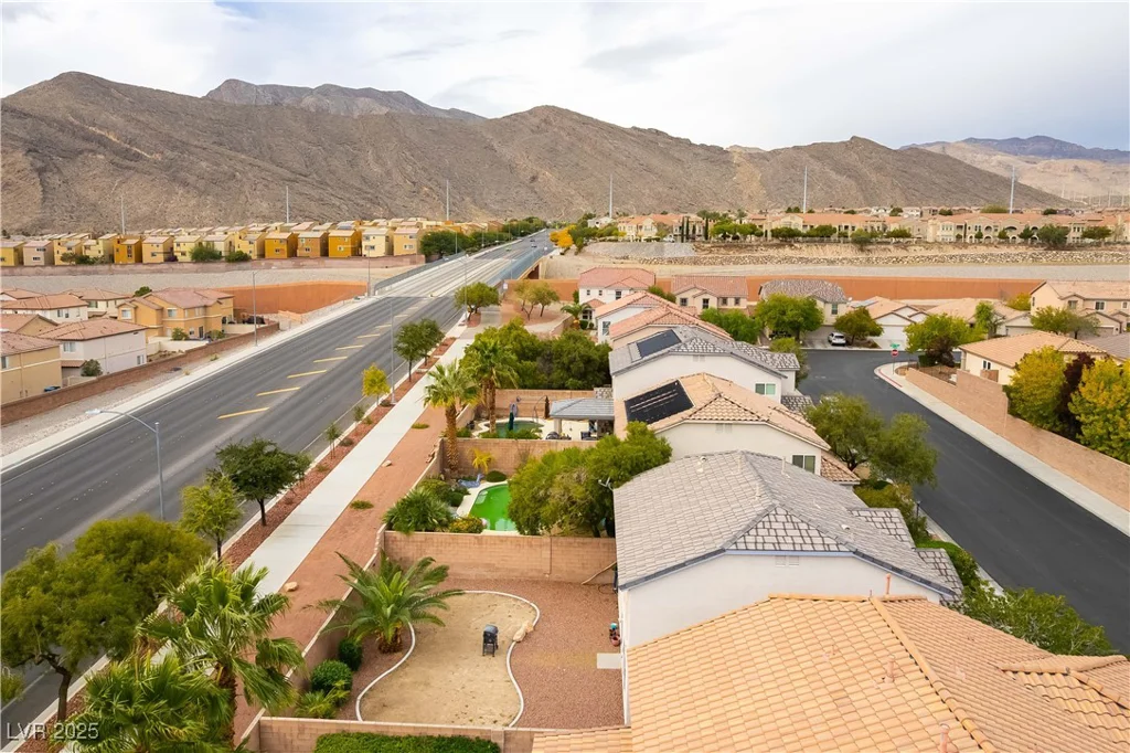 10429 Vinson Point, Las Vegas, NV 89129