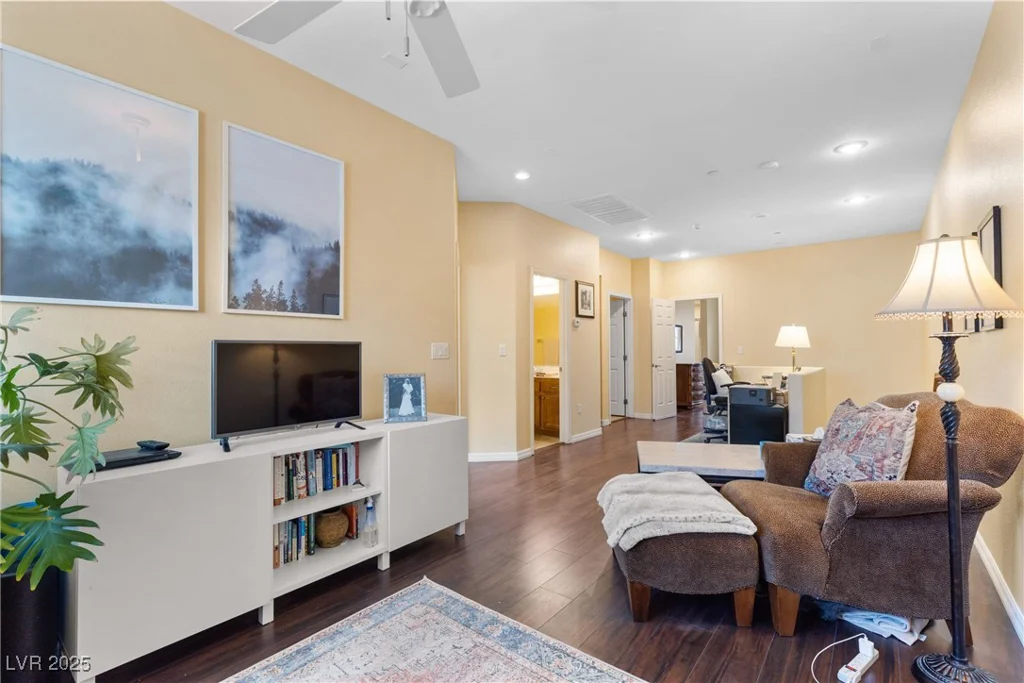 11410 Belmont Lake, Las Vegas, NV 89135