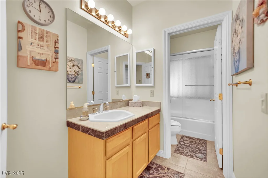8016 Golfers Oasis, Las Vegas, NV 89149
