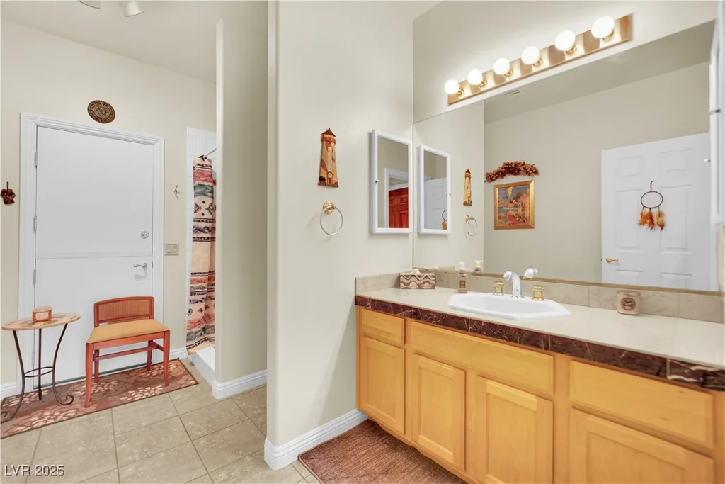 8016 Golfers Oasis, Las Vegas, NV 89149