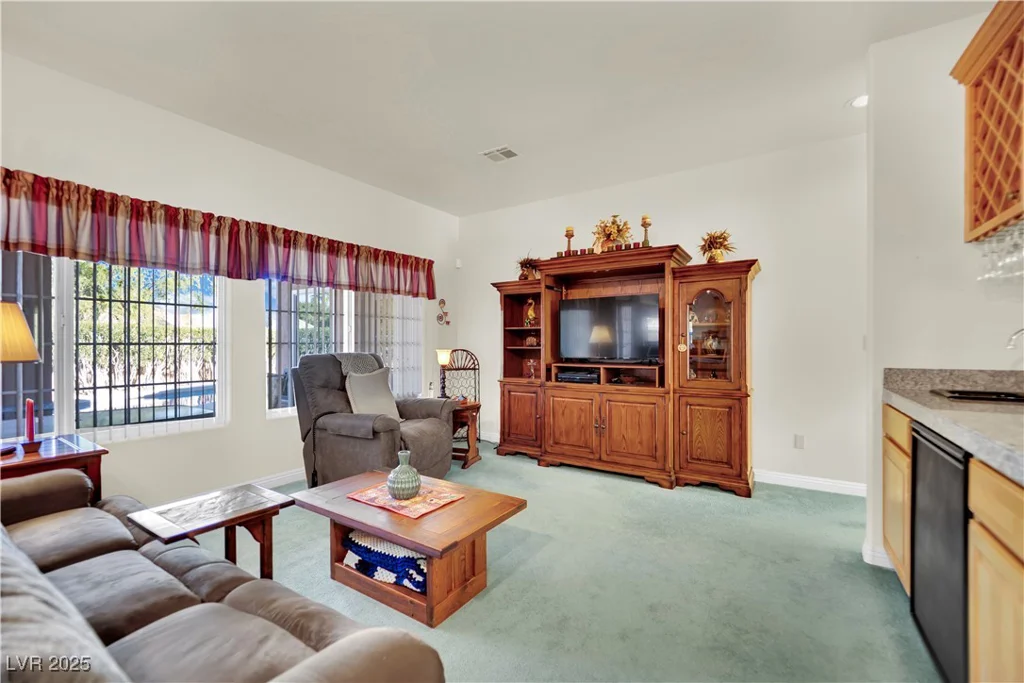 8016 Golfers Oasis, Las Vegas, NV 89149