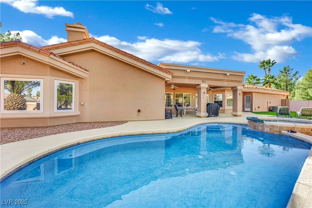 8016 Golfers Oasis, Las Vegas, NV 89149