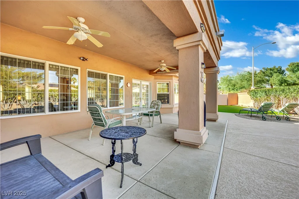 8016 Golfers Oasis, Las Vegas, NV 89149