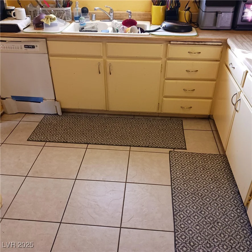 4825 Patterson, Las Vegas, NV 89104