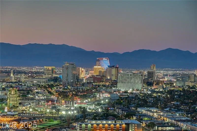 222 Karen, Las Vegas, NV 89109