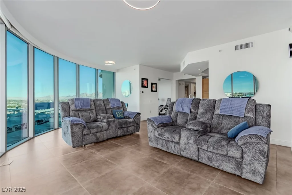 222 Karen, Las Vegas, NV 89109