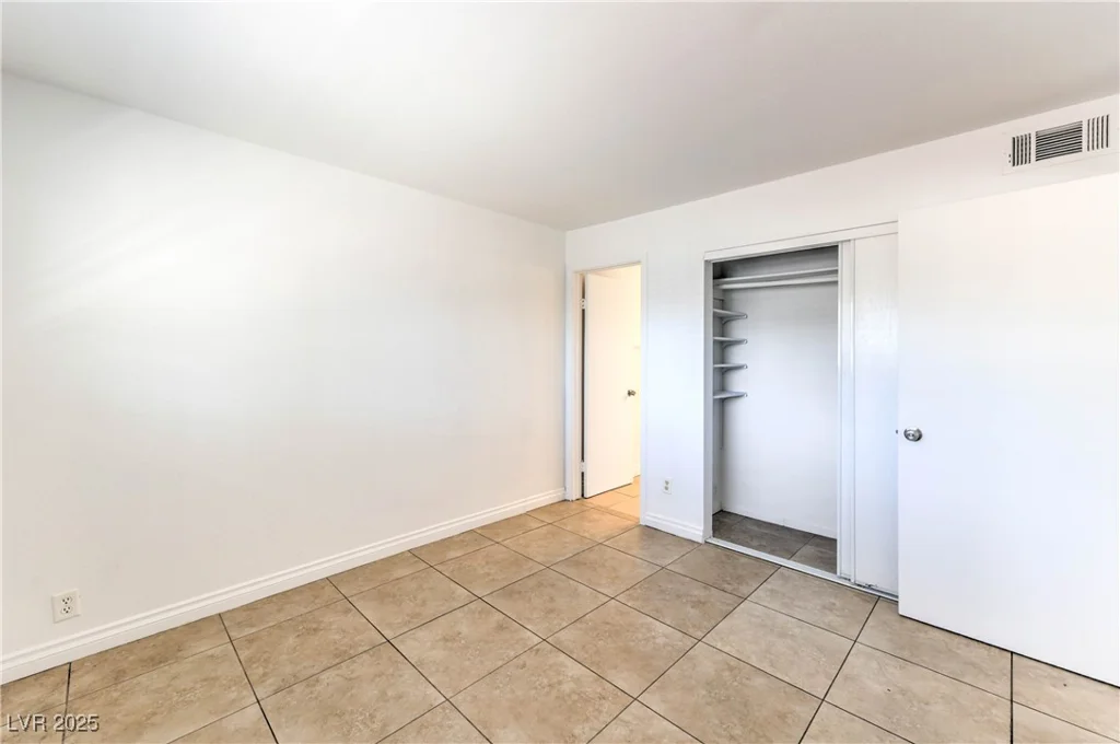 3720 Royal Crest, Las Vegas, NV 89119