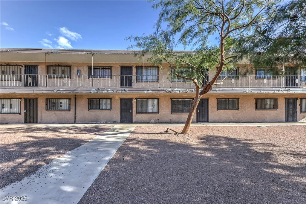 3720 Royal Crest, Las Vegas, NV 89119
