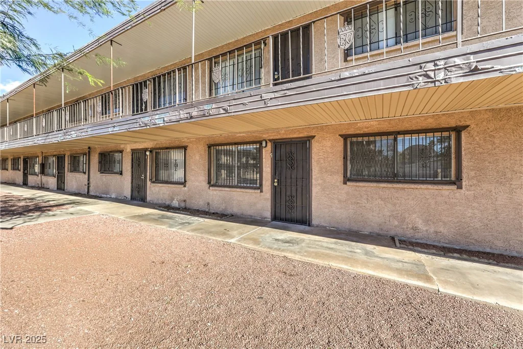 3720 Royal Crest, Las Vegas, NV 89119