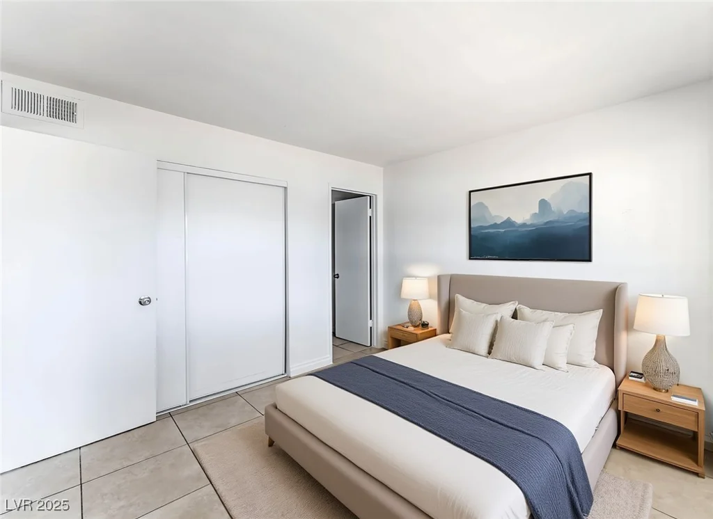 3720 Royal Crest, Las Vegas, NV 89119
