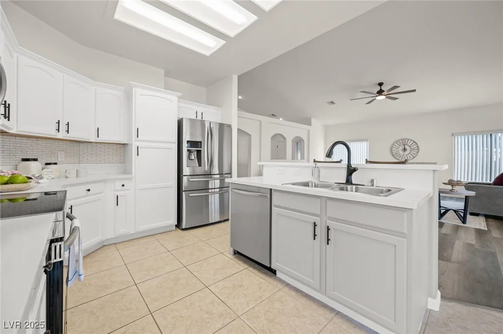 1446 Palm, Laughlin, NV 89029