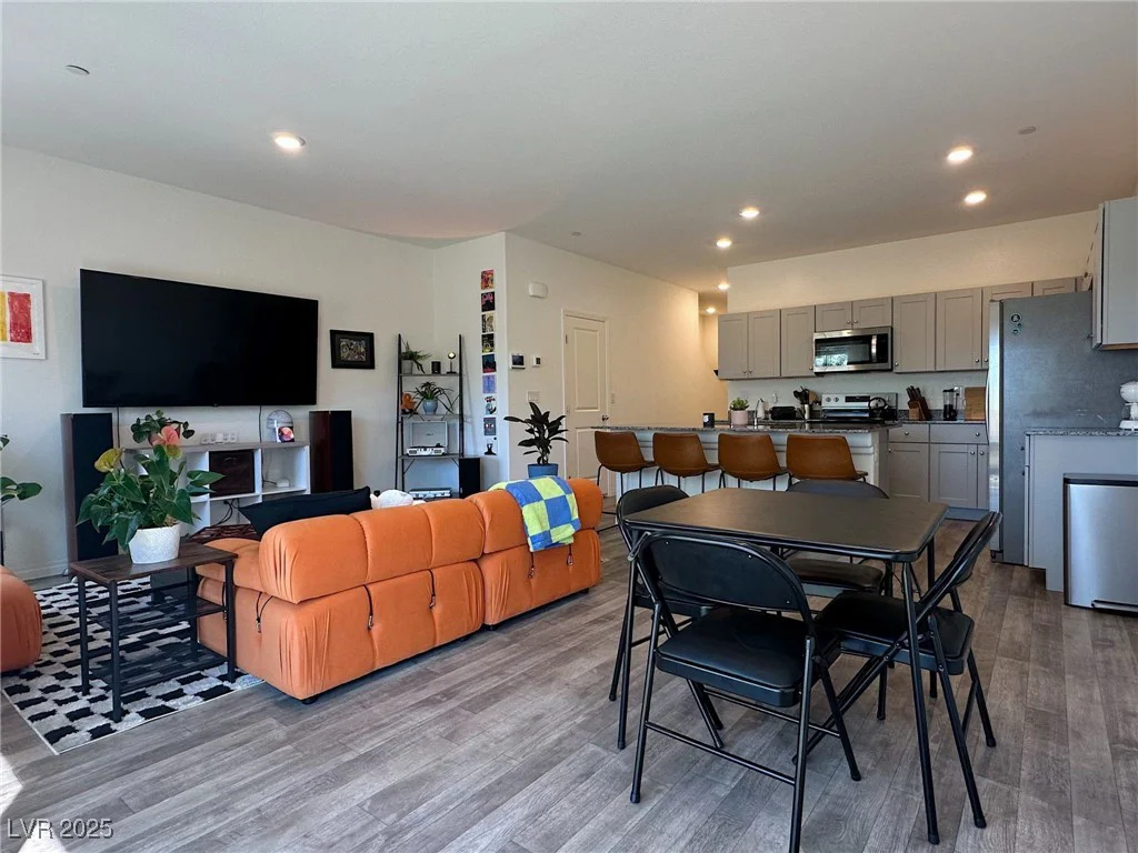 4273 Venus Falls, North Las Vegas, NV 89084