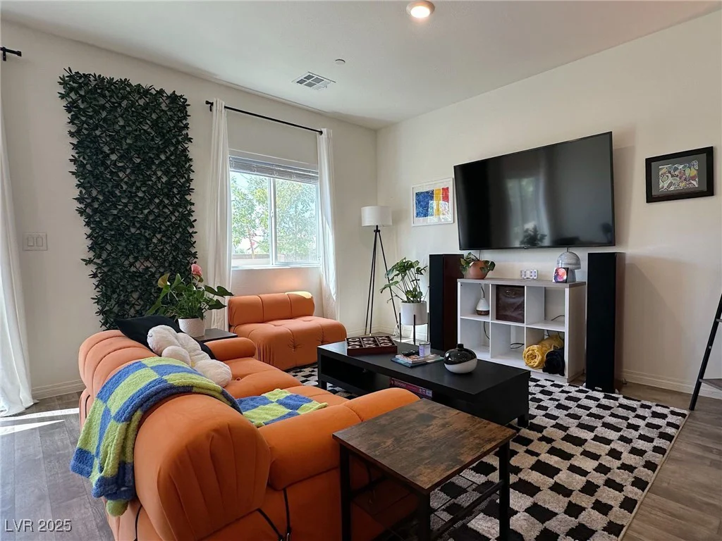 4273 Venus Falls, North Las Vegas, NV 89084