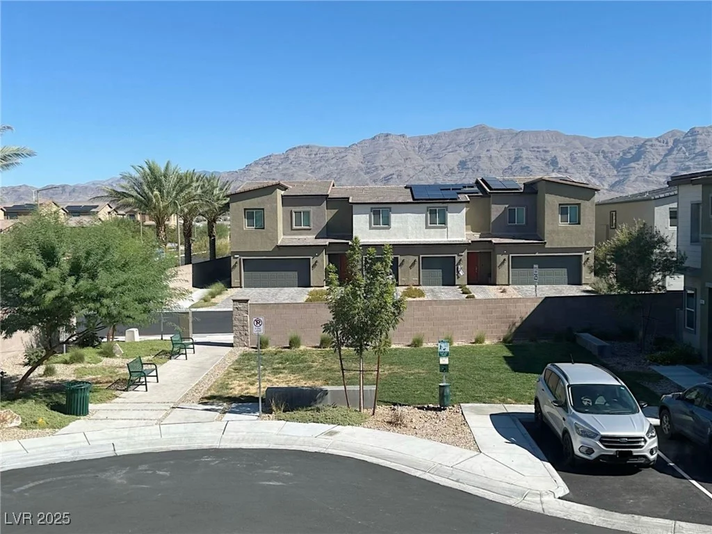 4273 Venus Falls, North Las Vegas, NV 89084
