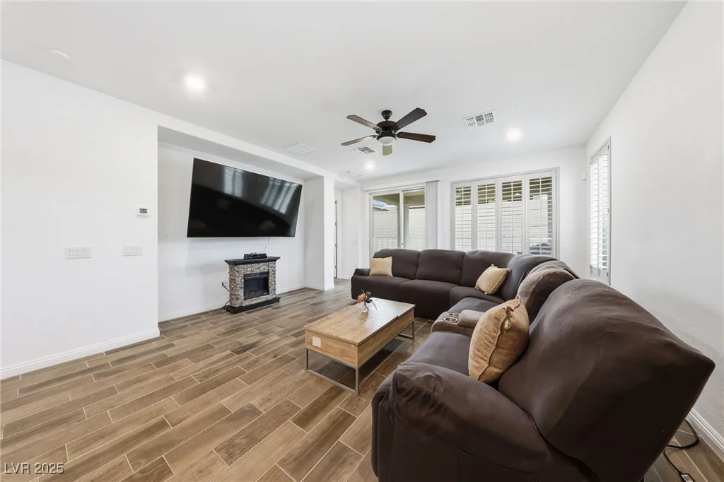 2404 Albury, North Las Vegas, NV 89086