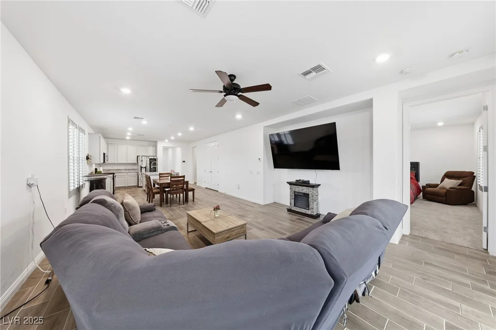 2404 Albury, North Las Vegas, NV 89086