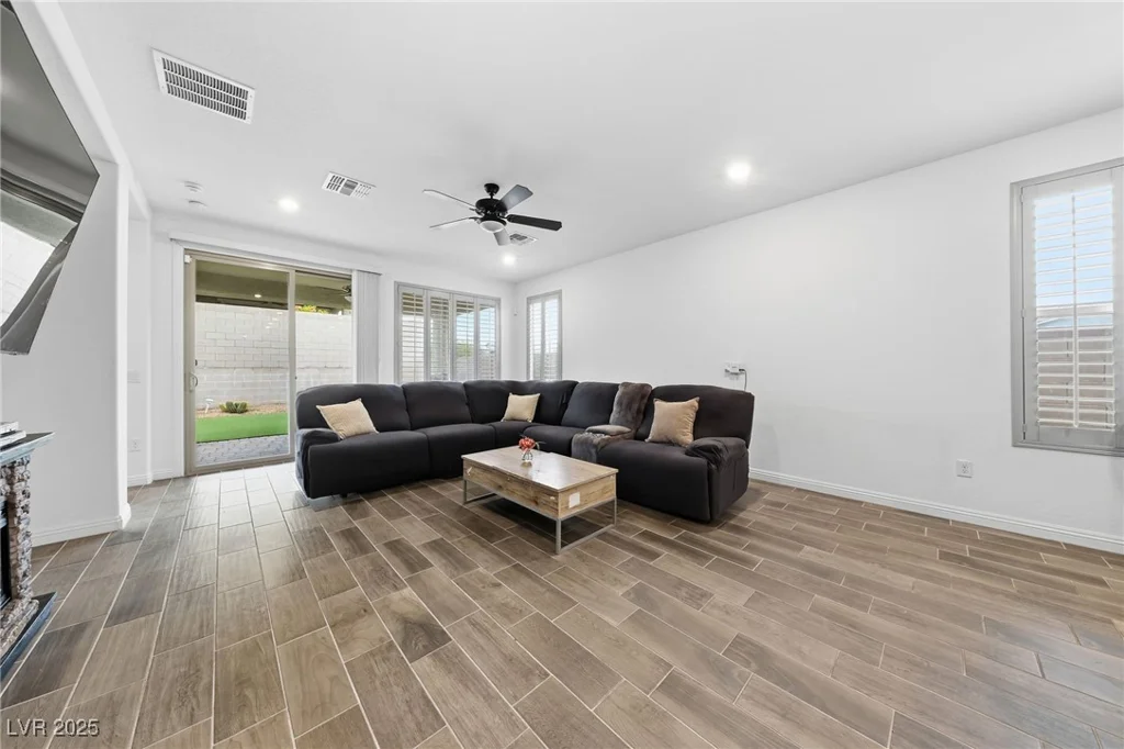 2404 Albury, North Las Vegas, NV 89086