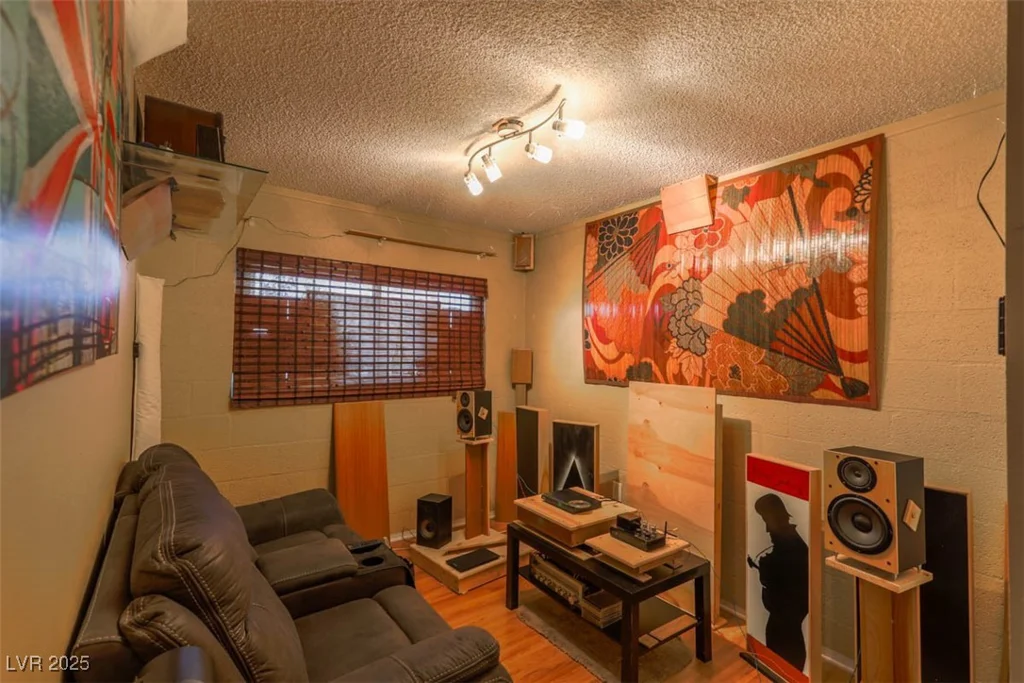 7121 Hurricane, Las Vegas, NV 89145