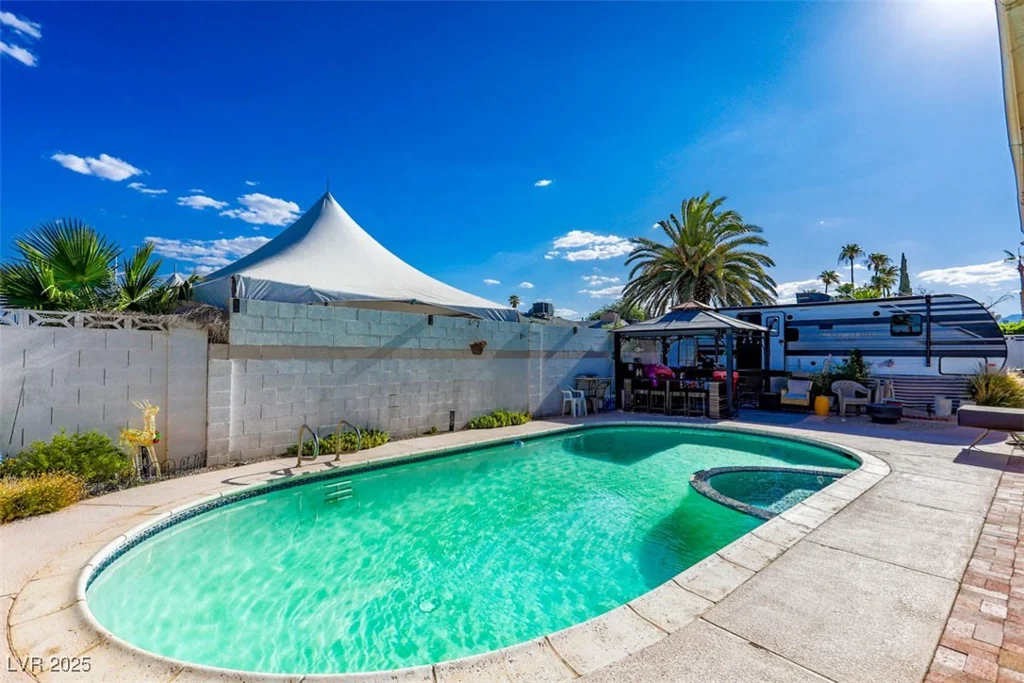 7121 Hurricane, Las Vegas, NV 89145