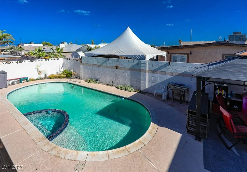 7121 Hurricane, Las Vegas, NV 89145