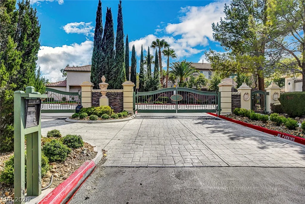 1124 Milpas, Las Vegas, NV 89134