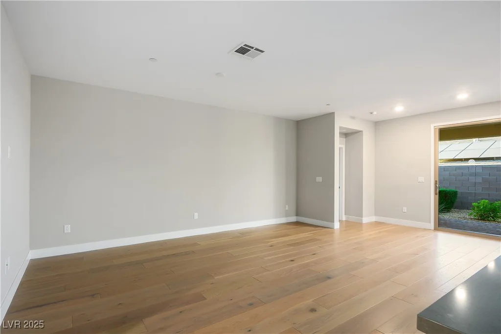 9576 Bloodstone, Las Vegas, NV 89143
