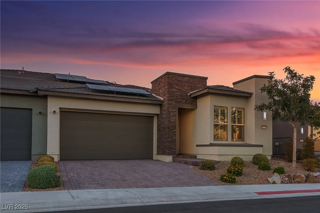 9576 Bloodstone, Las Vegas, NV 89143