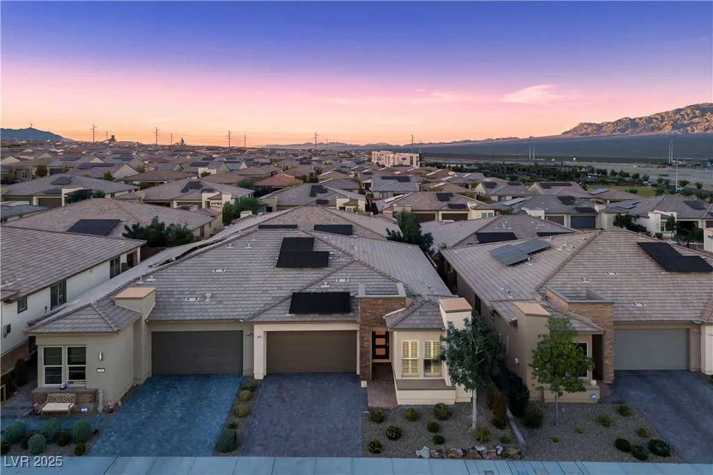 9576 Bloodstone, Las Vegas, NV 89143