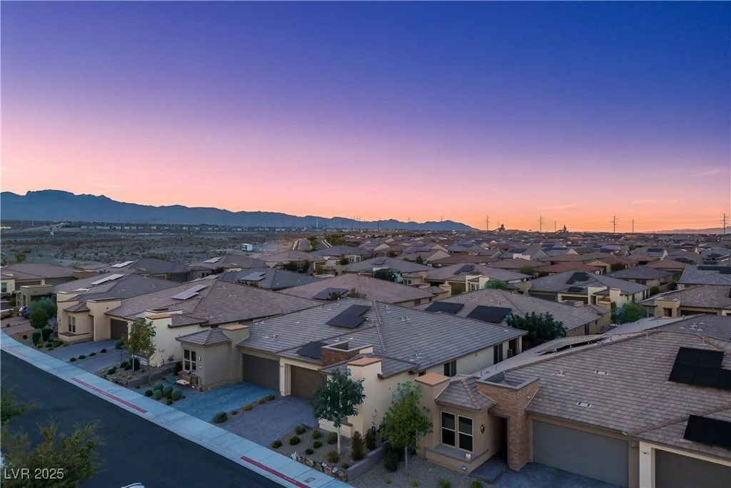 9576 Bloodstone, Las Vegas, NV 89143