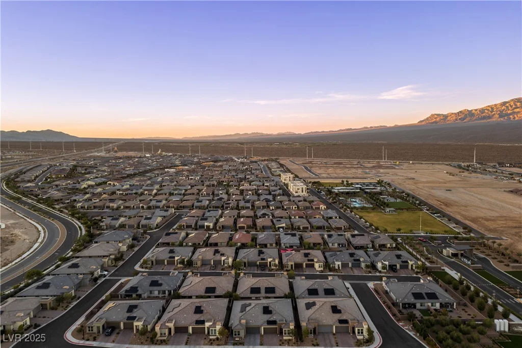 9576 Bloodstone, Las Vegas, NV 89143