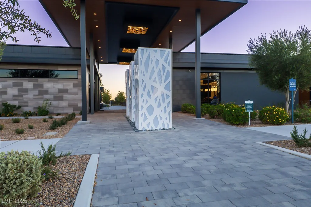 9576 Bloodstone, Las Vegas, NV 89143