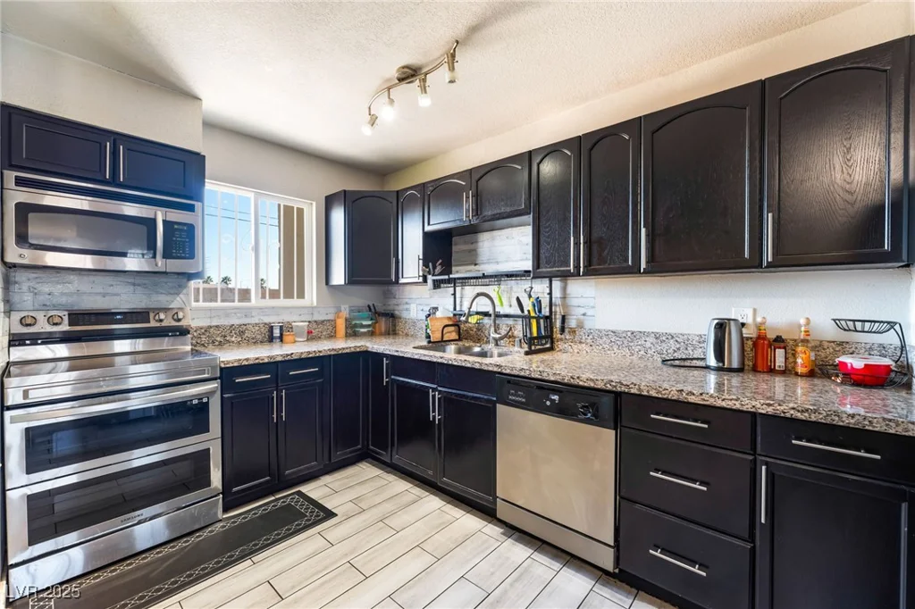 2408 North, North Las Vegas, NV 89030