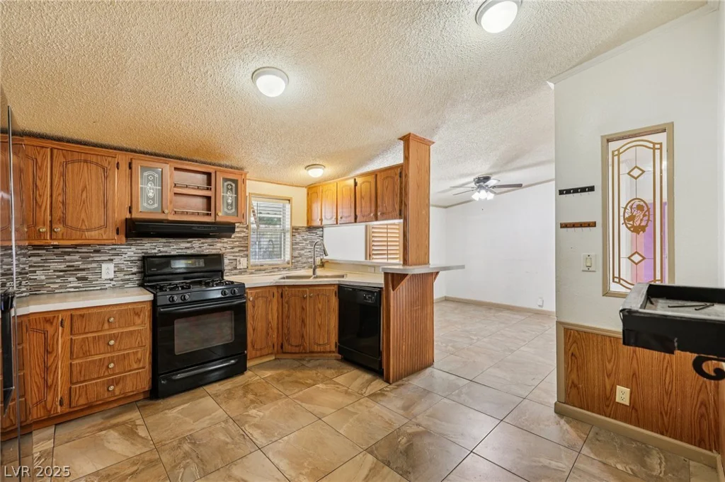 5874 Sassy Rose, Las Vegas, NV 89122