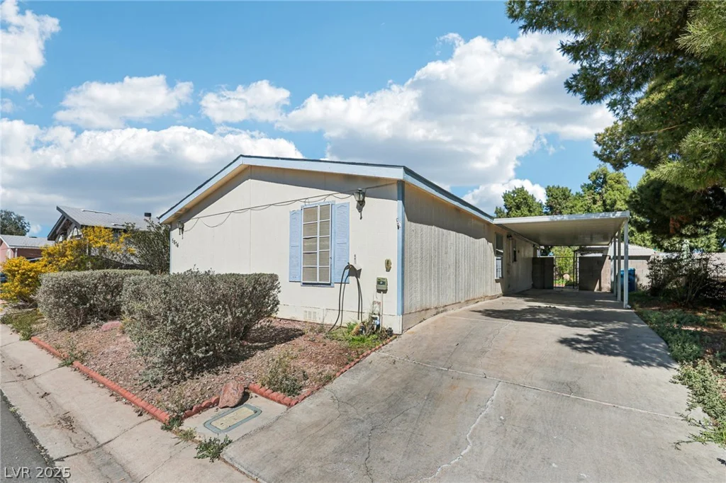 5874 Sassy Rose, Las Vegas, NV 89122