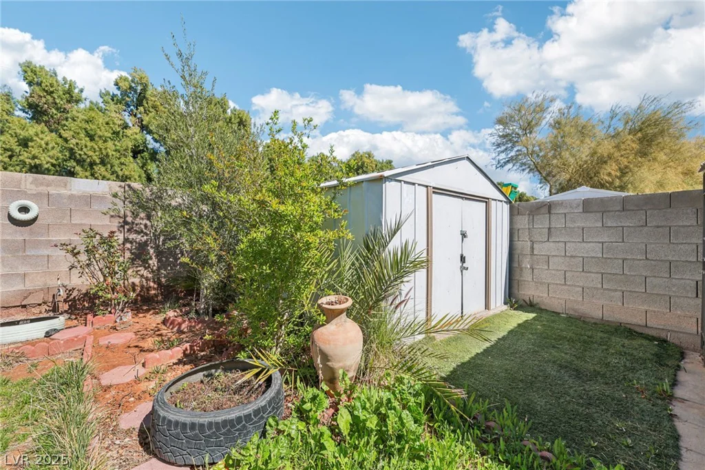 5874 Sassy Rose, Las Vegas, NV 89122