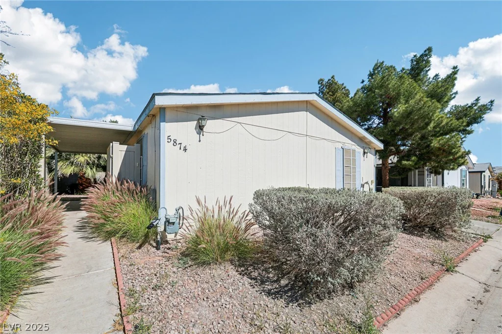 5874 Sassy Rose, Las Vegas, NV 89122