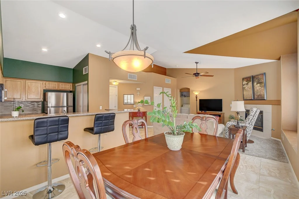 4940 Black Bear, Las Vegas, NV 89149