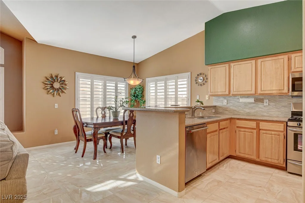 4940 Black Bear, Las Vegas, NV 89149