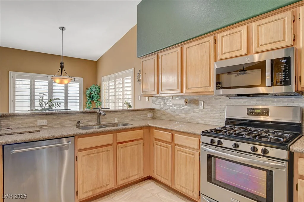 4940 Black Bear, Las Vegas, NV 89149