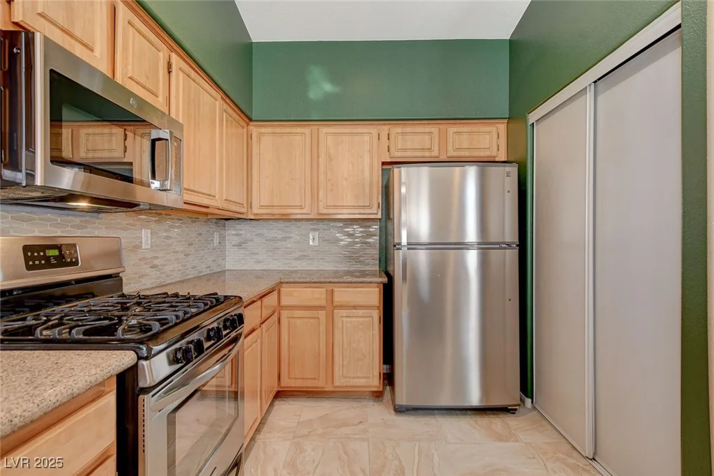 4940 Black Bear, Las Vegas, NV 89149