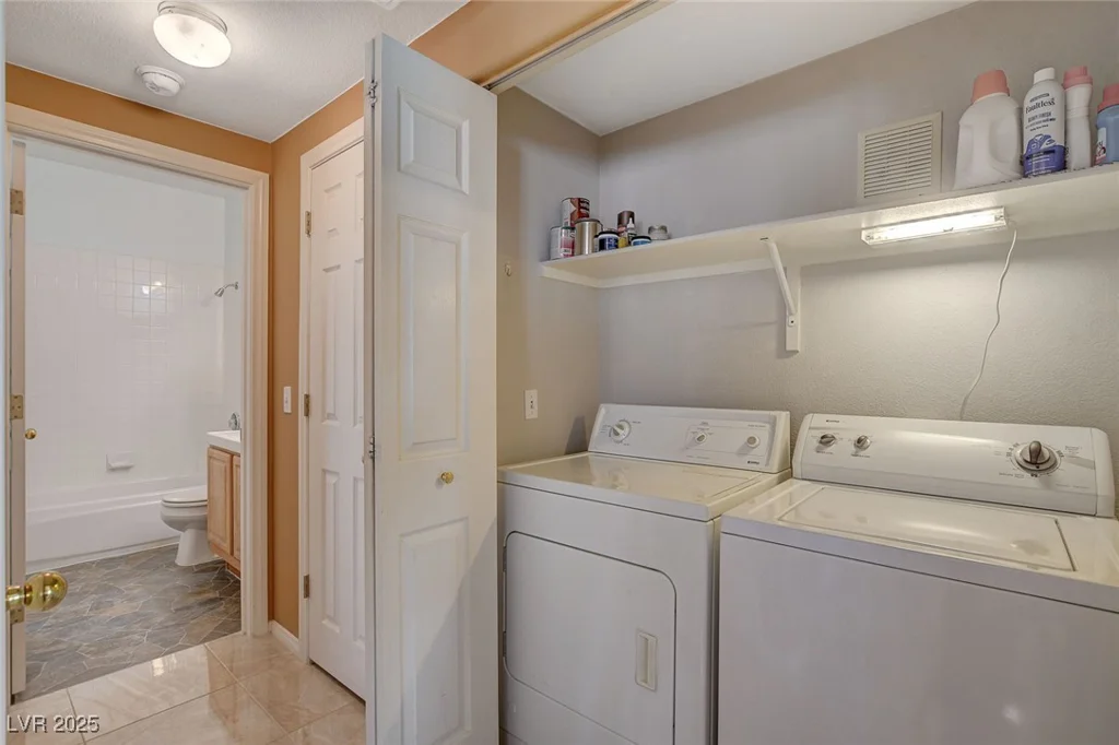 4940 Black Bear, Las Vegas, NV 89149