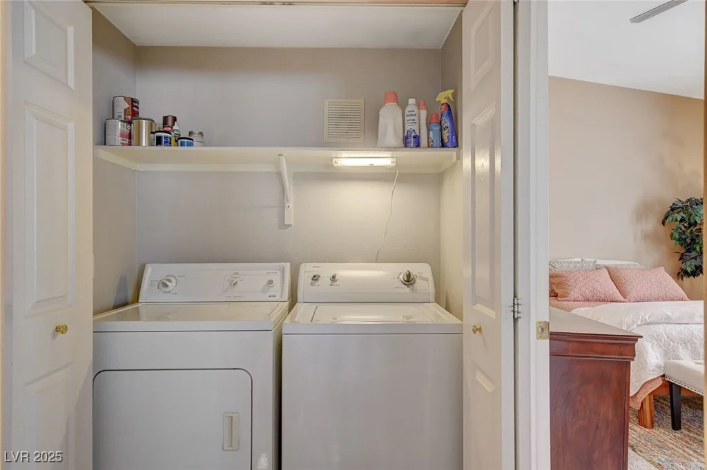 4940 Black Bear, Las Vegas, NV 89149