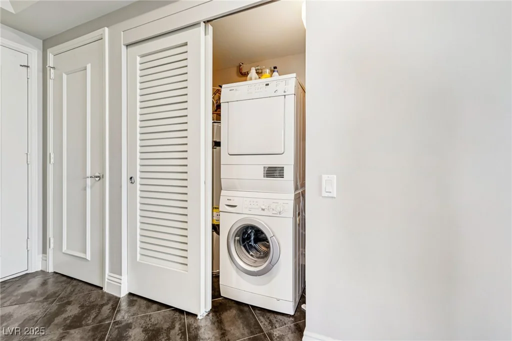 222 Karen, Las Vegas, NV 89109