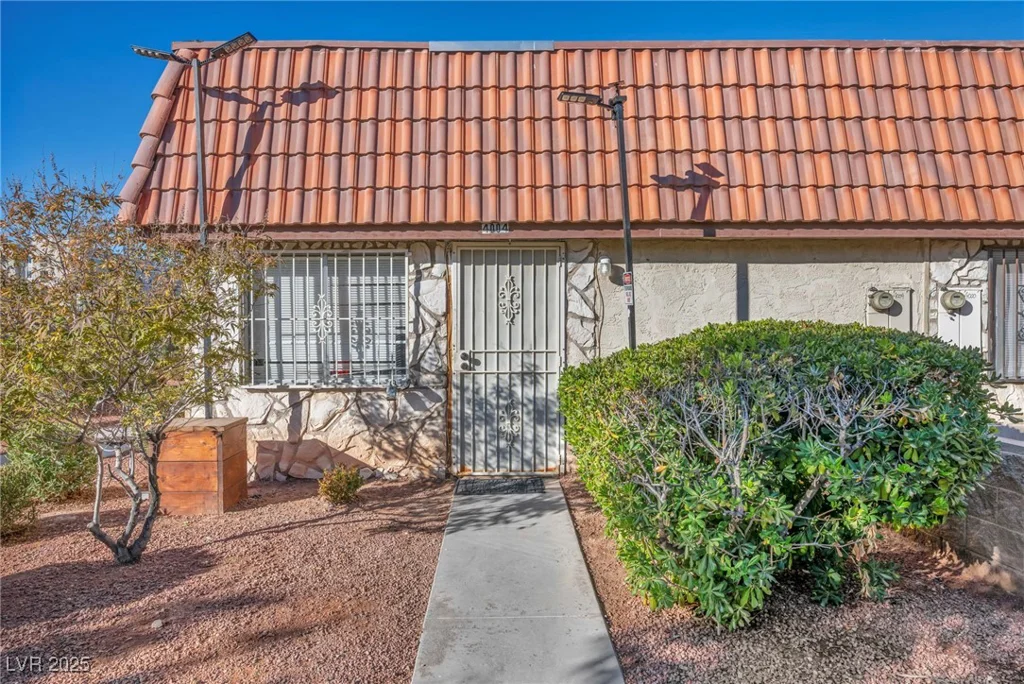 4004 Visby, Las Vegas, NV 89119