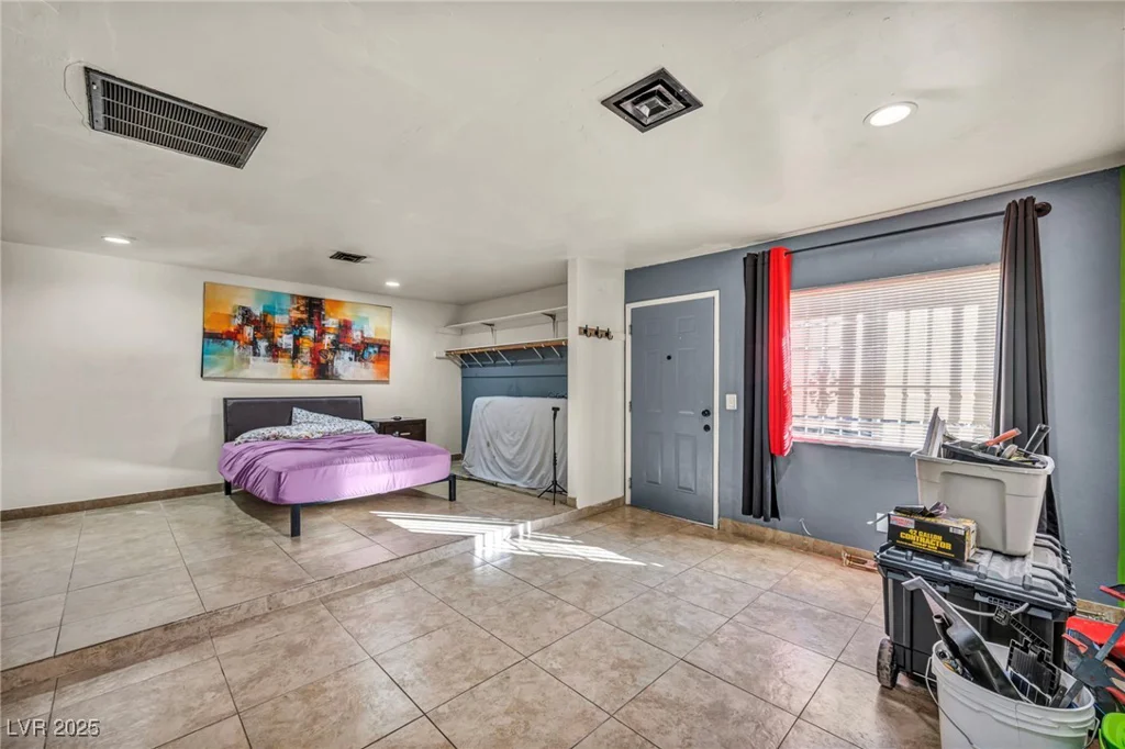 4004 Visby, Las Vegas, NV 89119