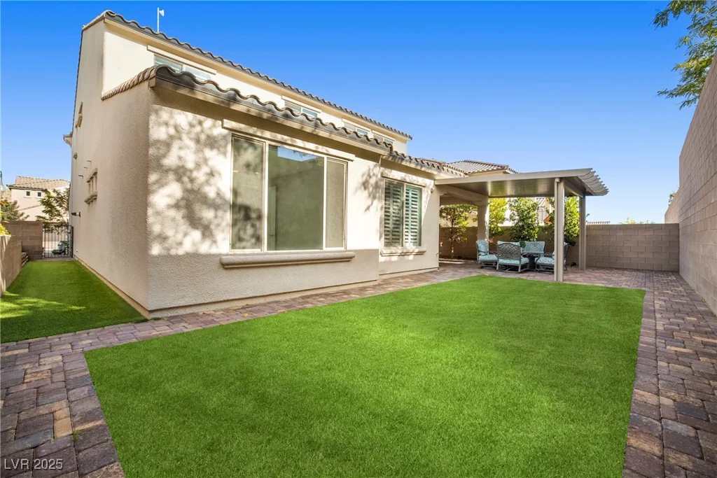3741 Glasstop, Las Vegas, NV 89141