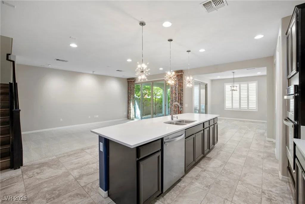 3741 Glasstop, Las Vegas, NV 89141