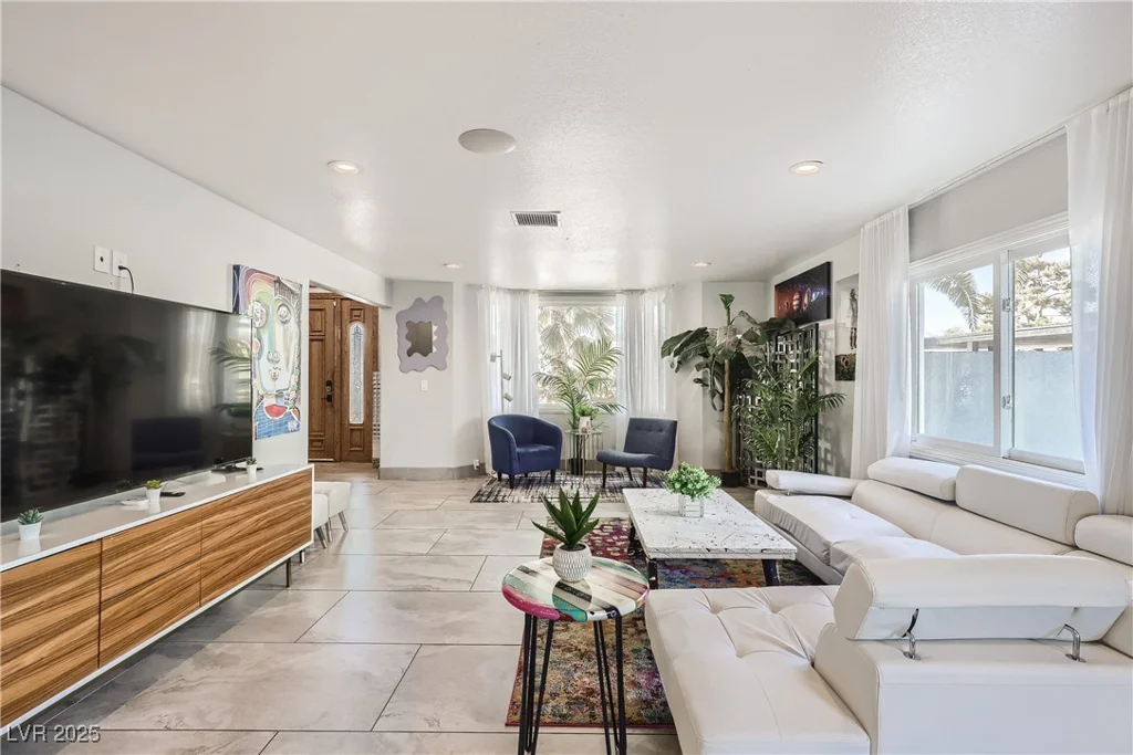 2890 Belcastro, Las Vegas, NV 89117